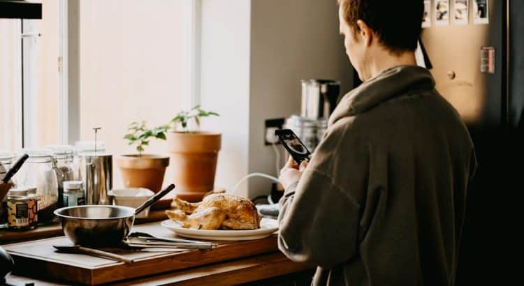 découvrez le réconfort de la cuisine avec nos délicieuses recettes de comfort food. savourez des plats réconfortants qui nourrissent le corps et l'âme, parfaits pour apaiser les jours difficiles ou simplement se faire plaisir. plats réconfortants, saveurs inoubliables et chaleur familiale vous attendent !